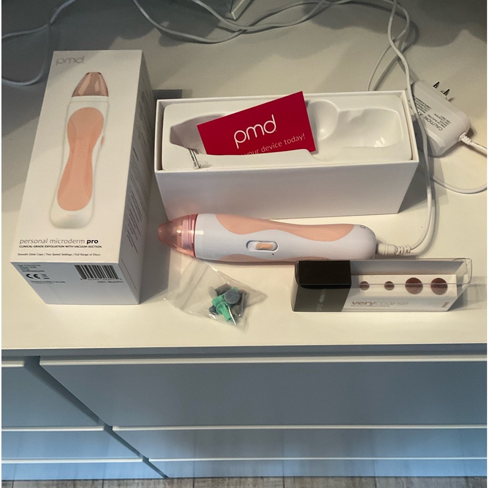Personal Microdermabrasion Device Classic with exfoliation replacements
